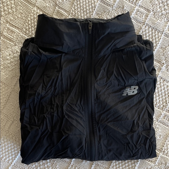 New Balance Athletics Packable Jacket Women's Sz L - Picture 16 of 16